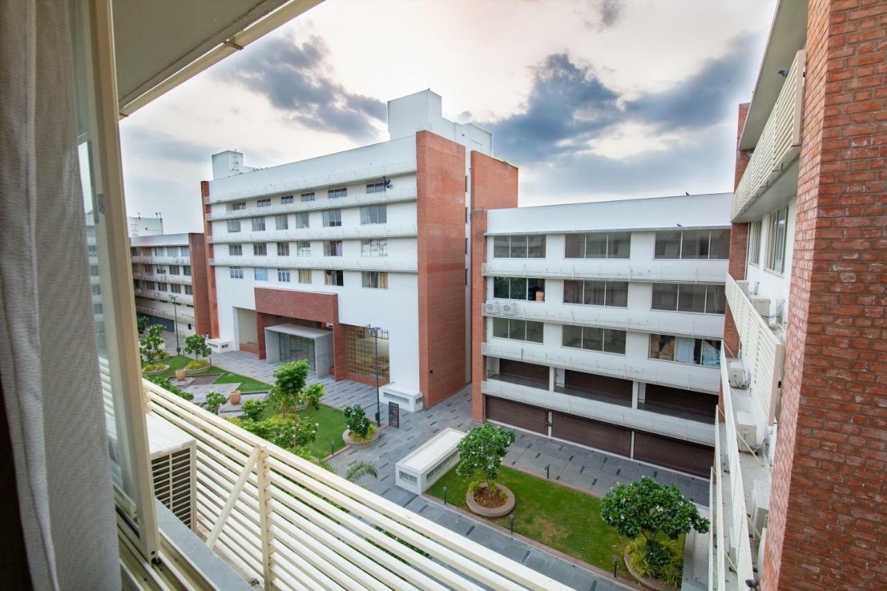 Siara Styles Amba Suites, Gandhinagar Exterior foto